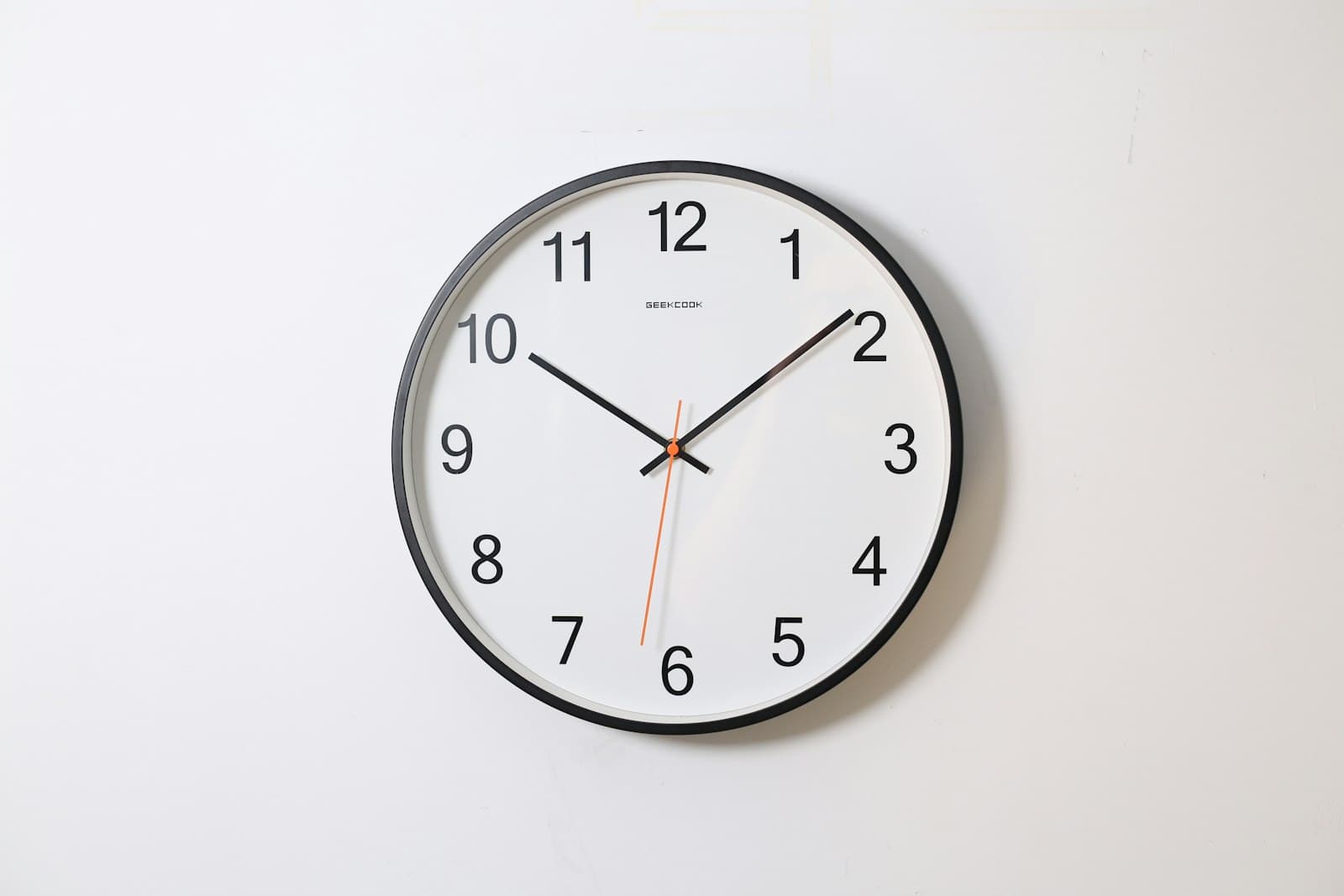 Czas pracy opiekunki w Niemczech: godziny, dyżury, noce i czas wolny w opiece 24h
